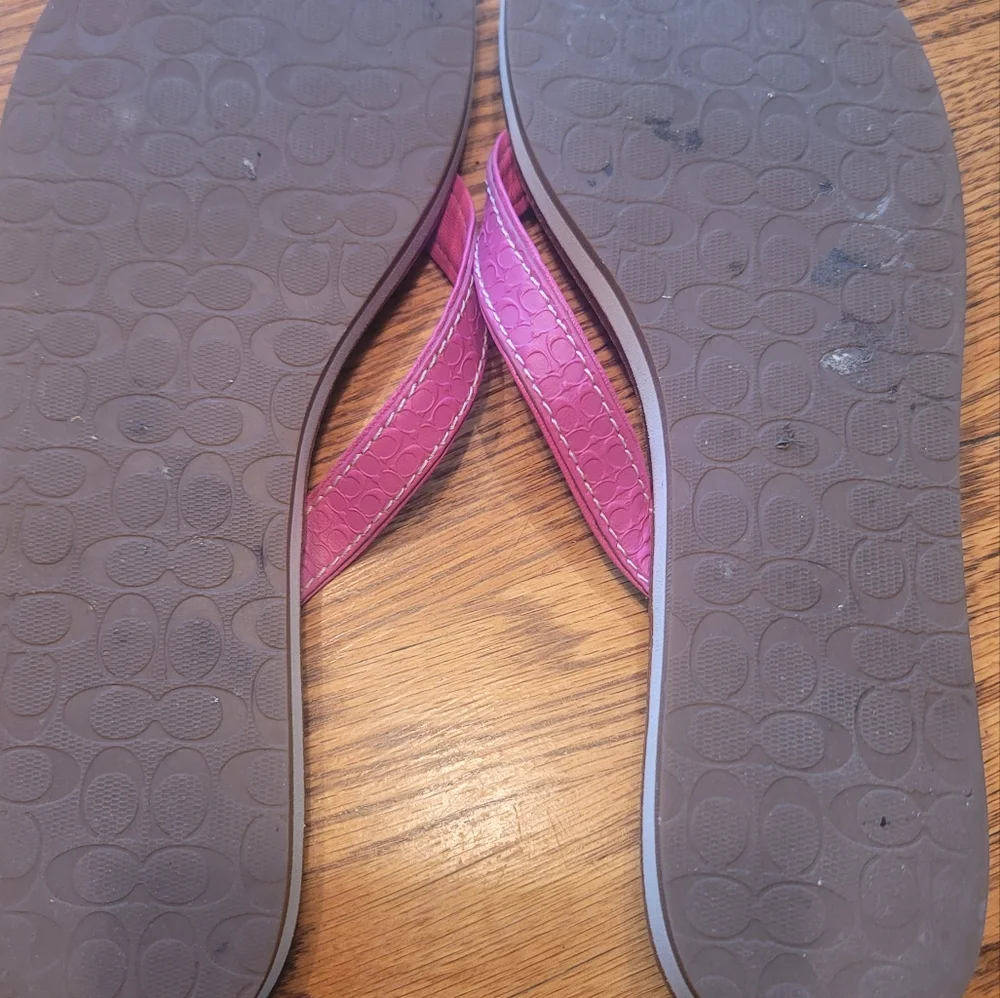 Coach CC Print Signature Hot Pink Fuschia Flip Flops Sandals Shoes 8.5